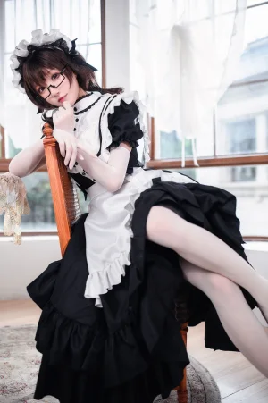 阿包也是兔娘《传统长裙女仆》写真图集 47P｜在线预览与图包下载