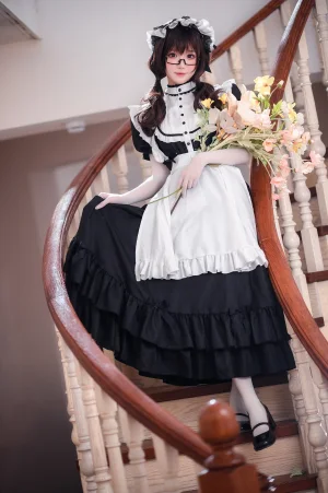阿包也是兔娘《传统长裙女仆》写真图集 47P｜在线预览与图包下载