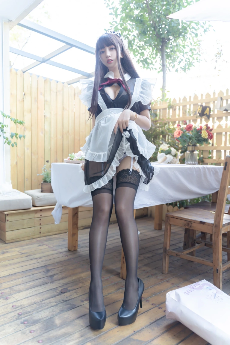 过期米线线喵《女仆透》写真图集 49P｜在线预览与图包下载