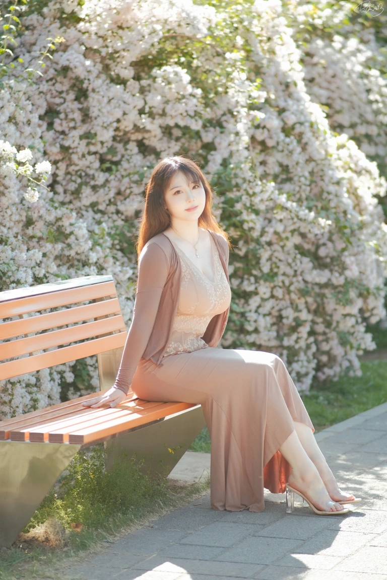 皮皮奶《猥实人妻》写真图集 54P｜在线预览与图包下载
