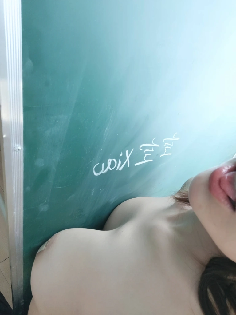九言《JK学妹》写真图集 22P+5V｜在线预览与图包下载