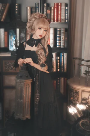 面饼仙儿《十六夜颂歌》写真图集 12P｜在线预览与图包下载