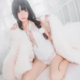 桜桃喵《冬眠 纯白私房》写真图集 46P｜在线预览与图包下载