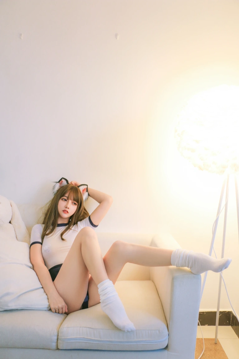 过期米线线喵《体操服》写真图集 16P｜在线预览与图包下载
