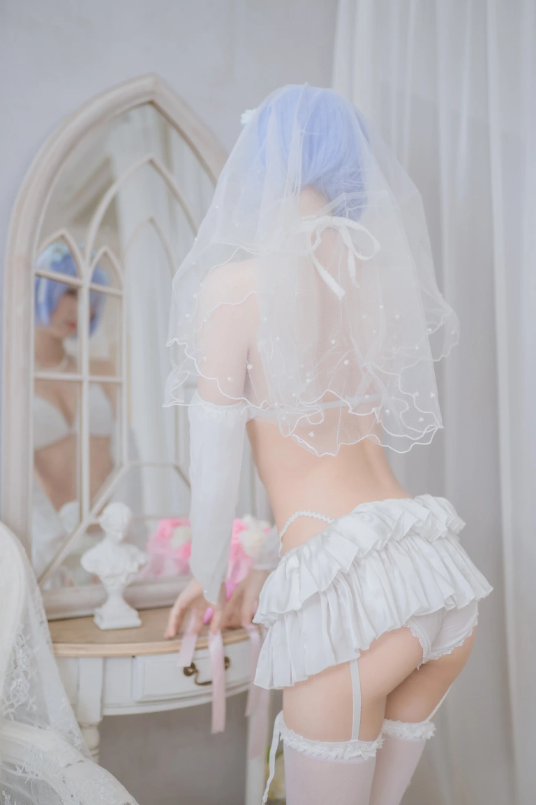 木棉棉《蕾姆婚纱》写真图集 30P｜在线预览与图包下载