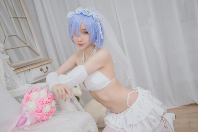 木棉棉《蕾姆婚纱》写真图集 30P｜在线预览与图包下载