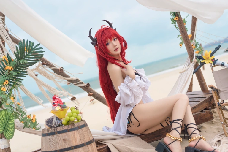 阿包也是兔娘《明日方舟 史尔特尔》写真图集 50P｜在线预览与图包下载