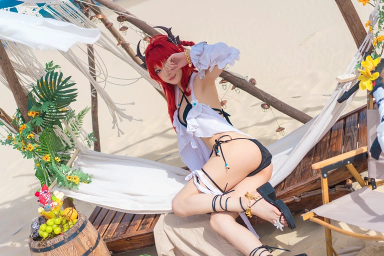 阿包也是兔娘《明日方舟 史尔特尔》写真图集 50P｜在线预览与图包下载