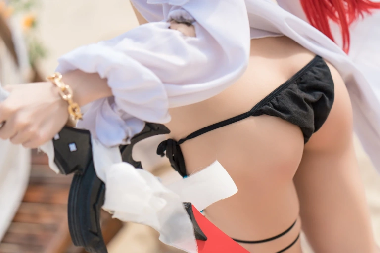 阿包也是兔娘《明日方舟 史尔特尔》写真图集 50P｜在线预览与图包下载