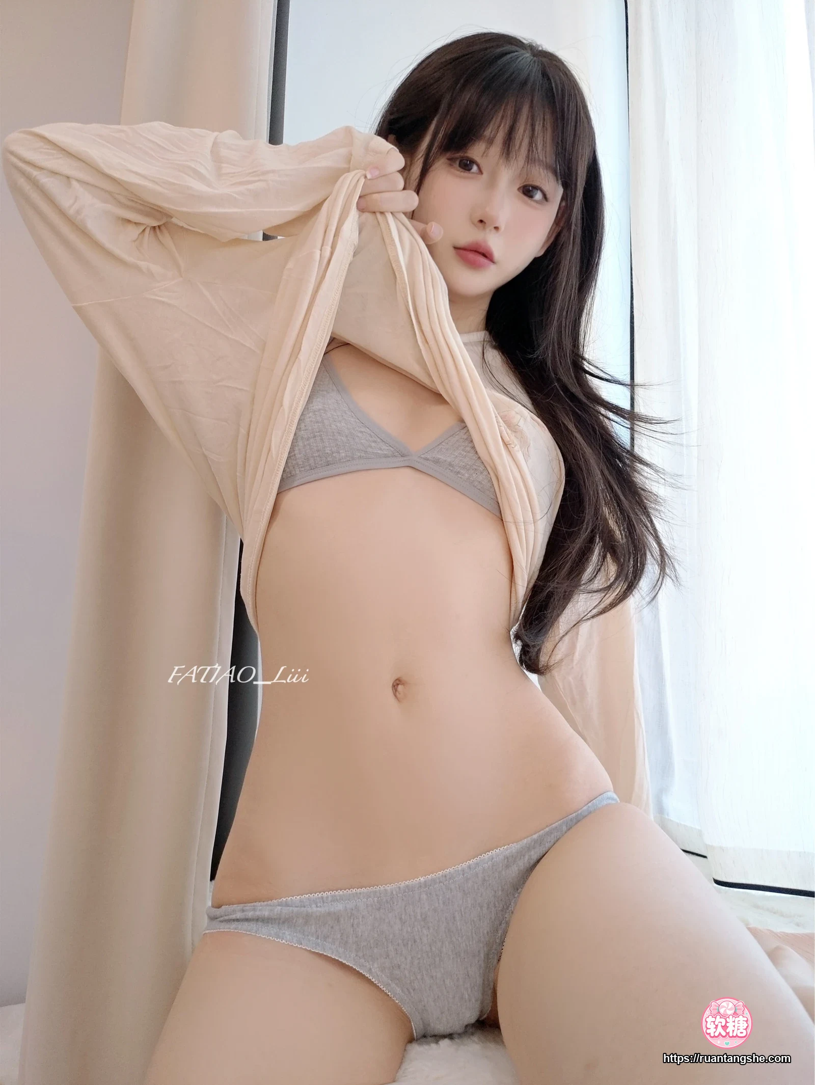 迷之呆梨 迷之呆梨 NO.060 - Fantia 2025年08月会员合集(6期)