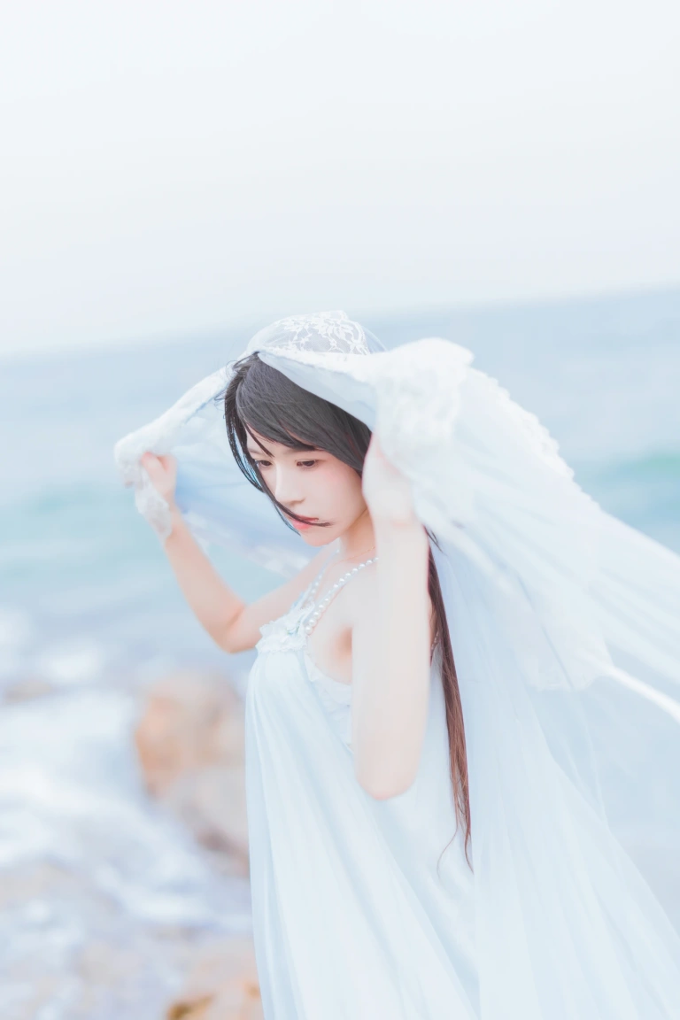 桜桃喵《冬眠 长裙》写真图集 14P｜在线预览与图包下载