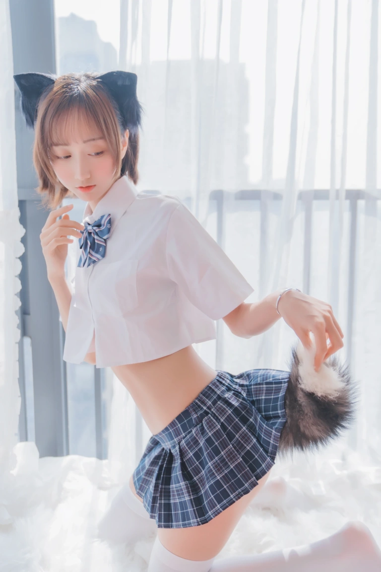 木棉棉《怀中猫》写真图集 68P｜在线预览与图包下载