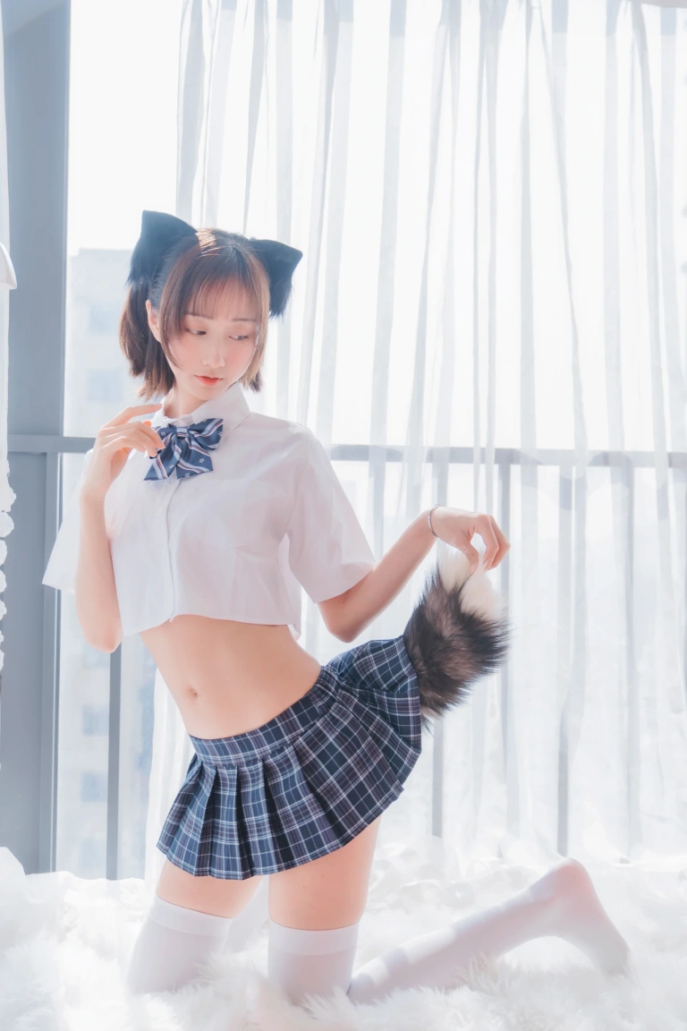 木棉棉《怀中猫》写真图集 68P｜在线预览与图包下载