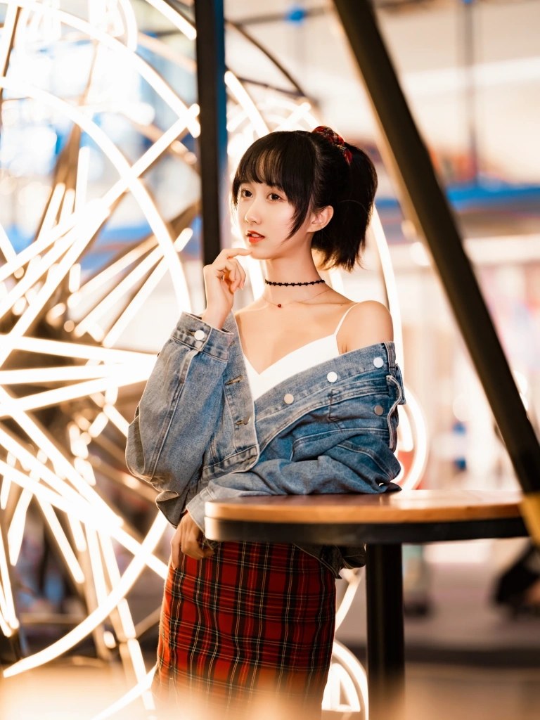 木棉棉《都市夜恋》写真图集 26P｜在线预览与图包下载