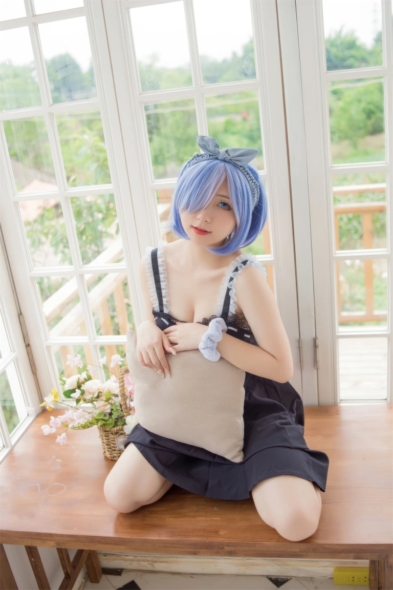 花铃《蕾姆居家服》写真图集 30P｜在线预览与图包下载