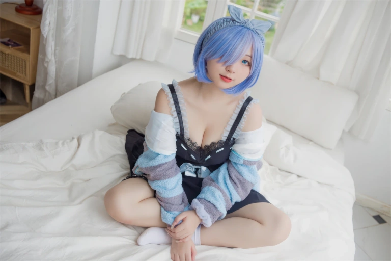花铃《蕾姆居家服》写真图集 30P｜在线预览与图包下载
