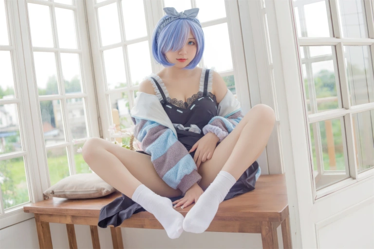 花铃《蕾姆居家服》写真图集 30P｜在线预览与图包下载