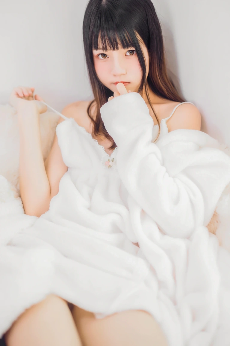 桜桃喵《冬眠套装》写真图集 38P｜在线预览与图包下载