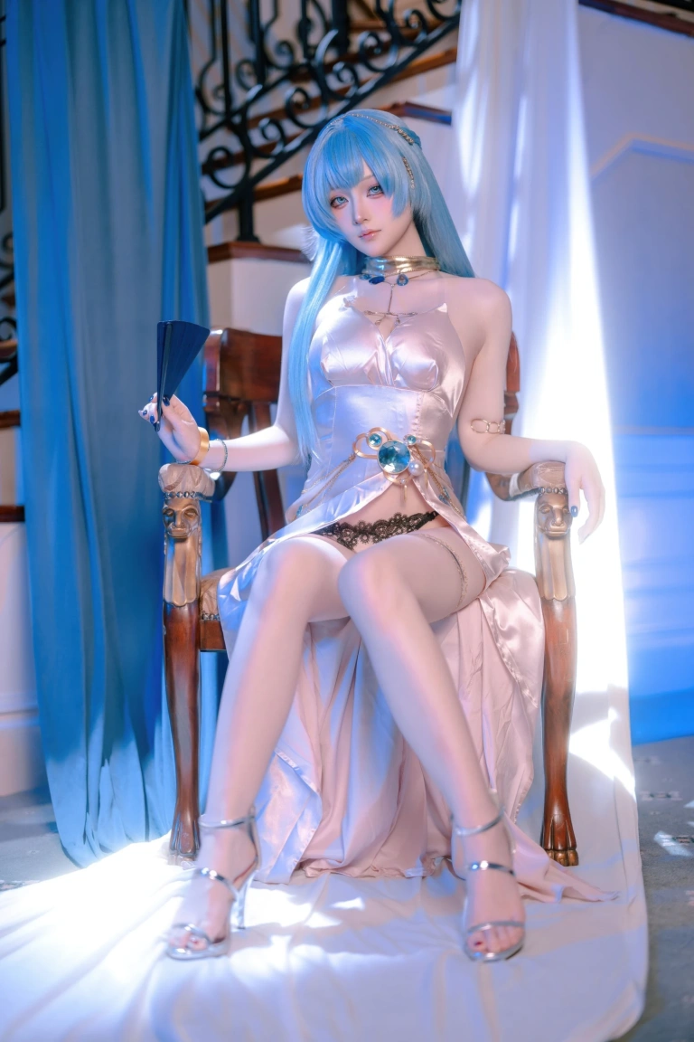 屿鱼《胜利女神：妮姬 海伦 礼服》写真图集 60P｜在线预览与图包下载