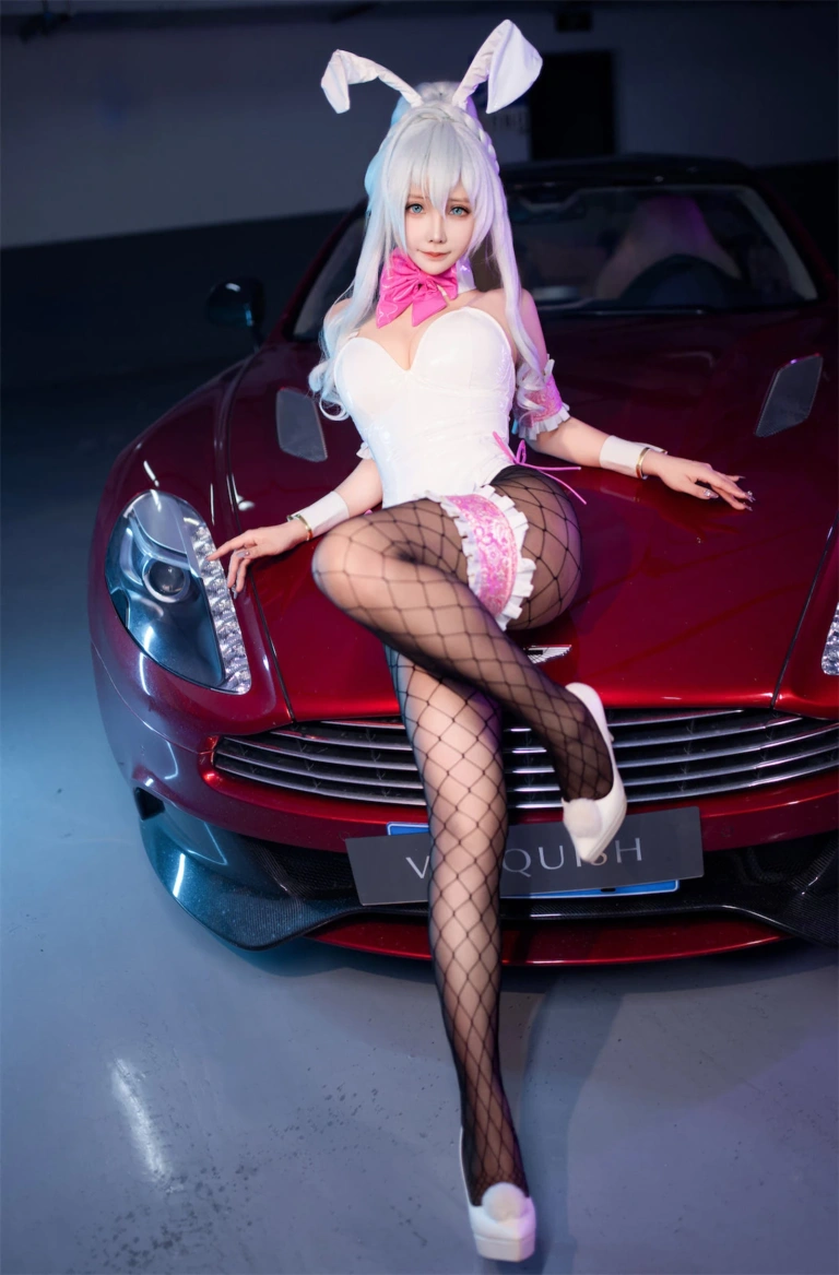 抱走莫子《雪女跑车兔女郎》写真图集 27P｜在线预览与图包下载