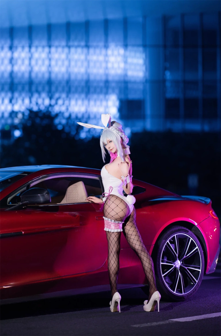 抱走莫子《雪女跑车兔女郎》写真图集 27P｜在线预览与图包下载