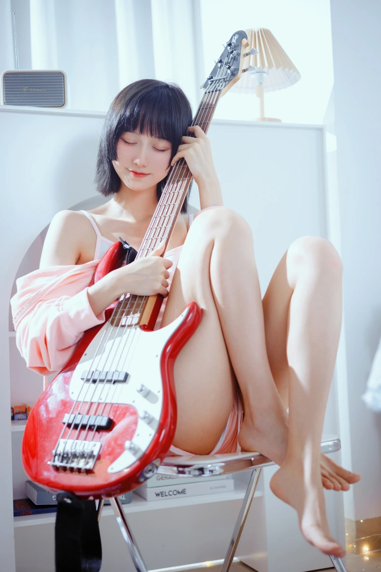 木棉棉《贝斯与妹妹》写真图集 53P｜在线预览与图包下载