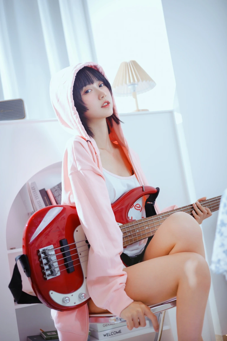 木棉棉《贝斯与妹妹》写真图集 53P｜在线预览与图包下载