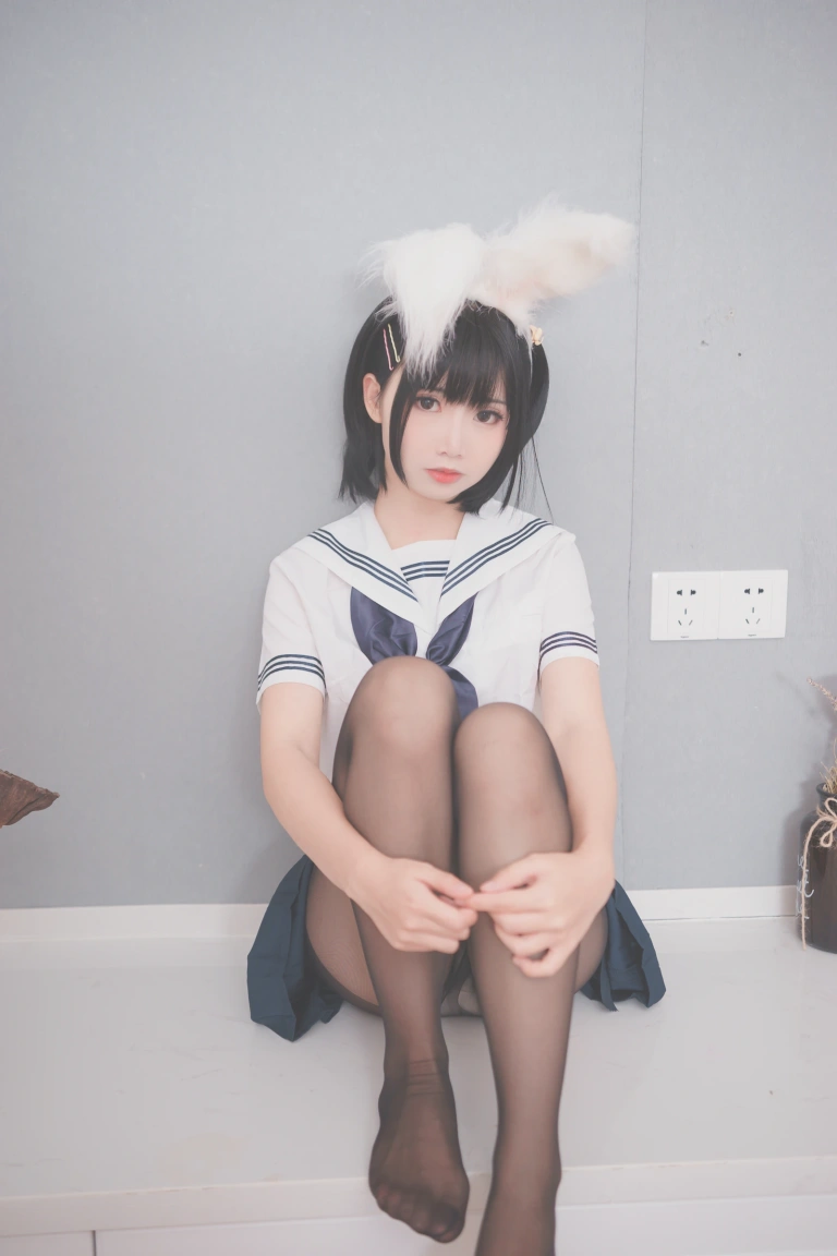 面饼仙儿《兔耳jk》写真图集 17P｜在线预览与图包下载