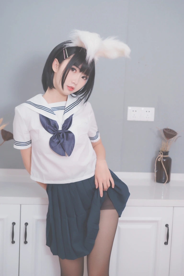面饼仙儿《兔耳jk》写真图集 17P｜在线预览与图包下载