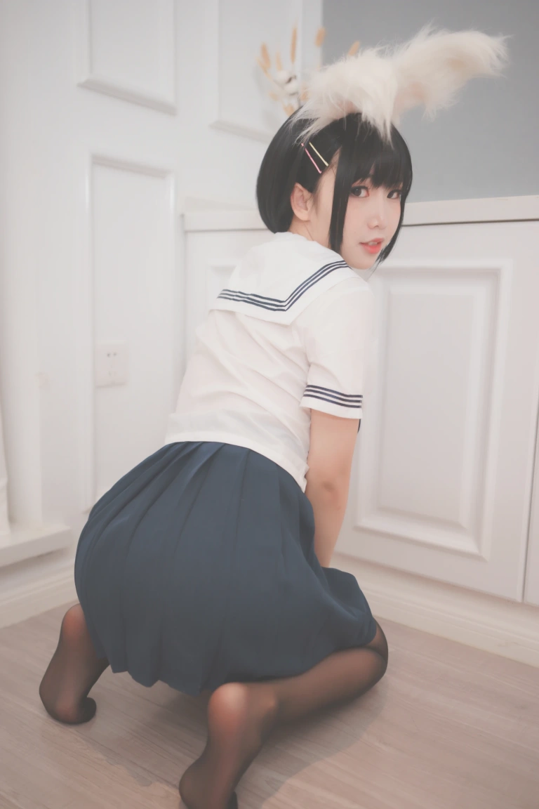 面饼仙儿《兔耳jk》写真图集 17P｜在线预览与图包下载