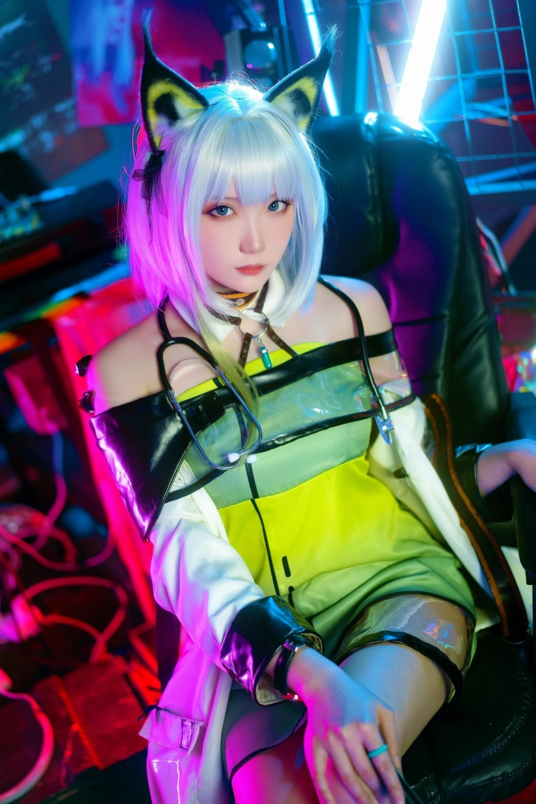 瓜希酱《明日方舟 凯尔希》写真图集 21P｜在线预览与图包下载