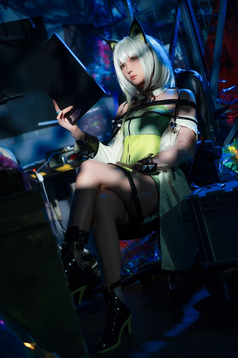 瓜希酱《明日方舟 凯尔希》写真图集 21P｜在线预览与图包下载