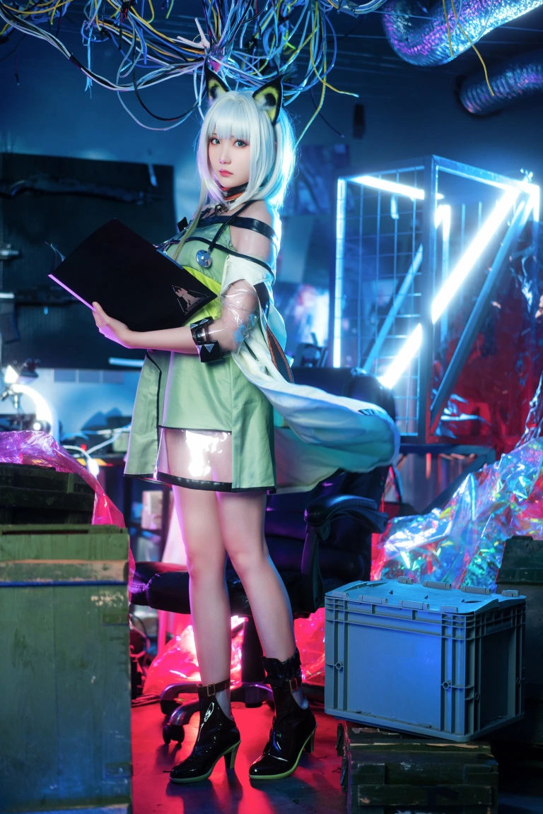 瓜希酱《明日方舟 凯尔希》写真图集 21P｜在线预览与图包下载