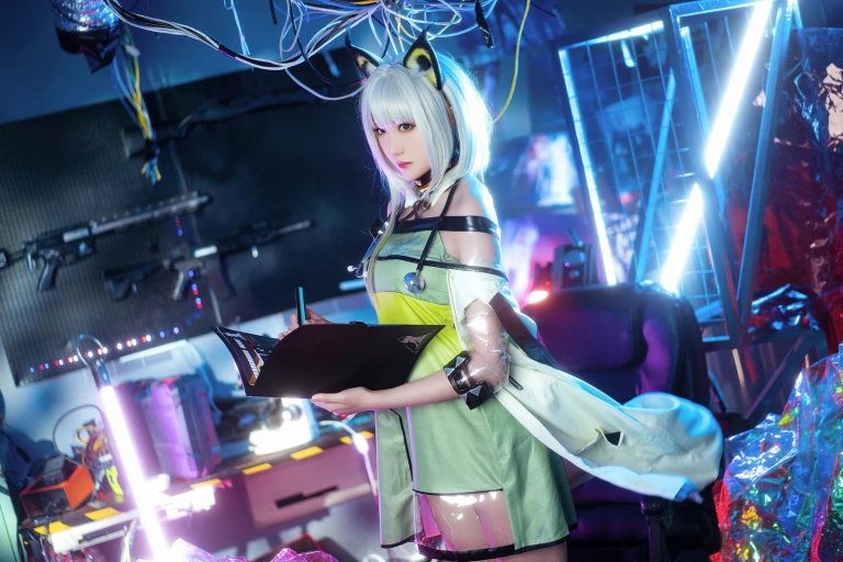 瓜希酱《明日方舟 凯尔希》写真图集 21P｜在线预览与图包下载