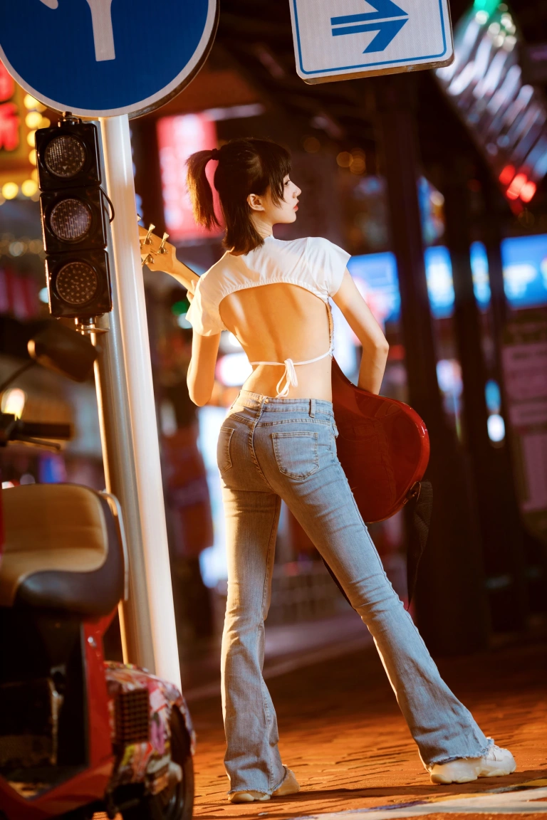 木棉棉《贝斯与妹妹2》写真图集 28P｜在线预览与图包下载