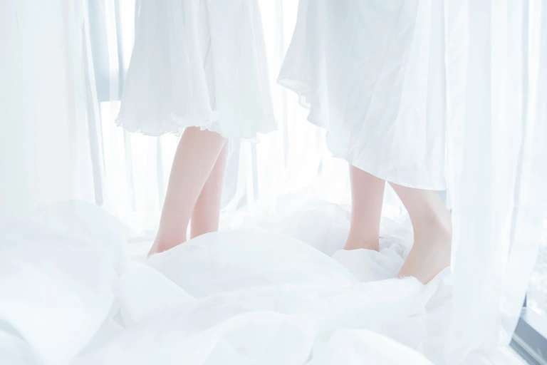 桜桃喵《朝（白裙×白裙）桜桃喵&木绵绵OwO》写真图集 58P｜在线预览与图包下载