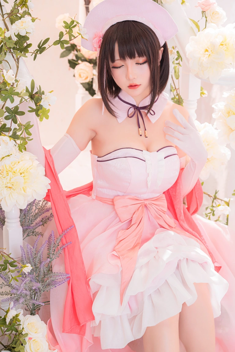 星之迟迟《加藤惠 粉礼服》写真图集 33P｜在线预览与图包下载