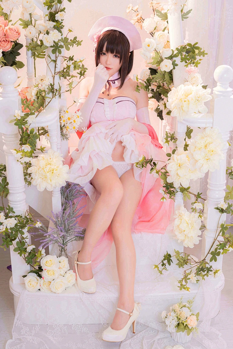 星之迟迟《加藤惠 粉礼服》写真图集 33P｜在线预览与图包下载