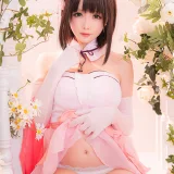 星之迟迟《加藤惠 粉礼服》写真图集 33P｜在线预览与图包下载