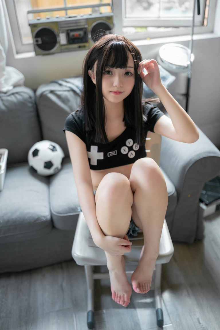 花铃《手柄妹妹》写真图集 65P｜在线预览与图包下载