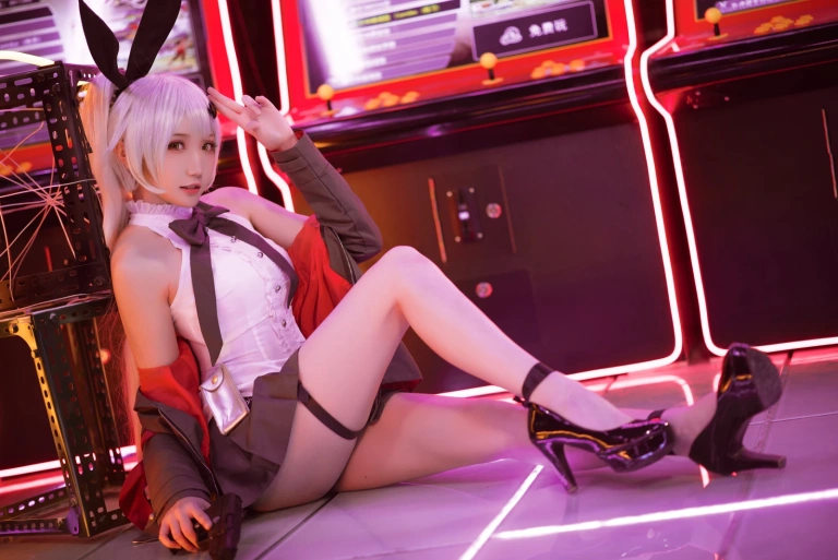 瓜希酱《少女前线 FN-57 Five-seveN》写真图集 22P｜在线预览与图包下载