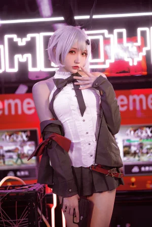 瓜希酱《少女前线 FN-57 Five-seveN》写真图集 22P｜在线预览与图包下载