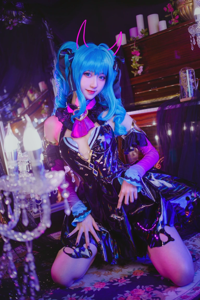 木棉棉《Miku小恶魔》写真图集 19P｜在线预览与图包下载