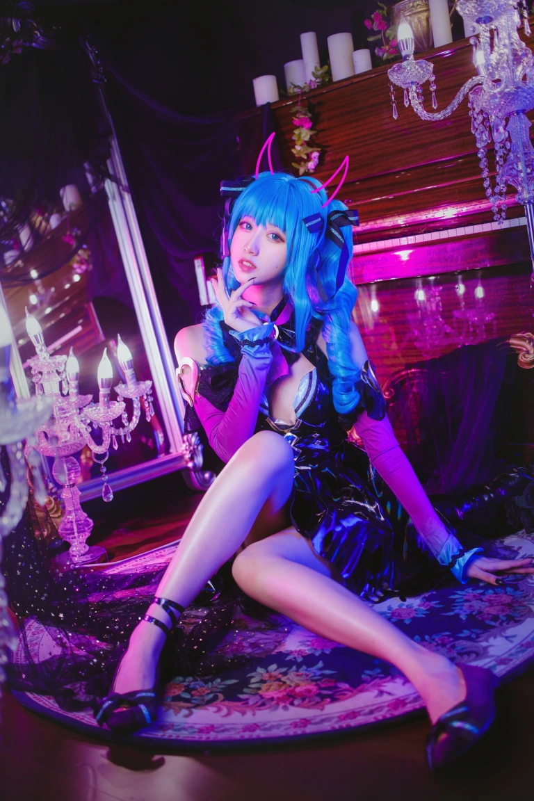 木棉棉《Miku小恶魔》写真图集 19P｜在线预览与图包下载
