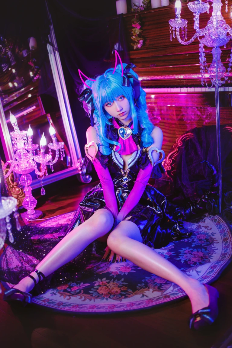 木棉棉《Miku小恶魔》写真图集 19P｜在线预览与图包下载