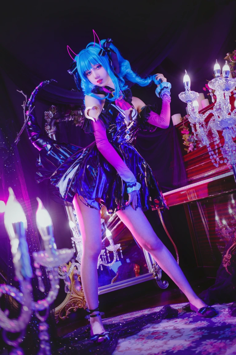 木棉棉《Miku小恶魔》写真图集 19P｜在线预览与图包下载