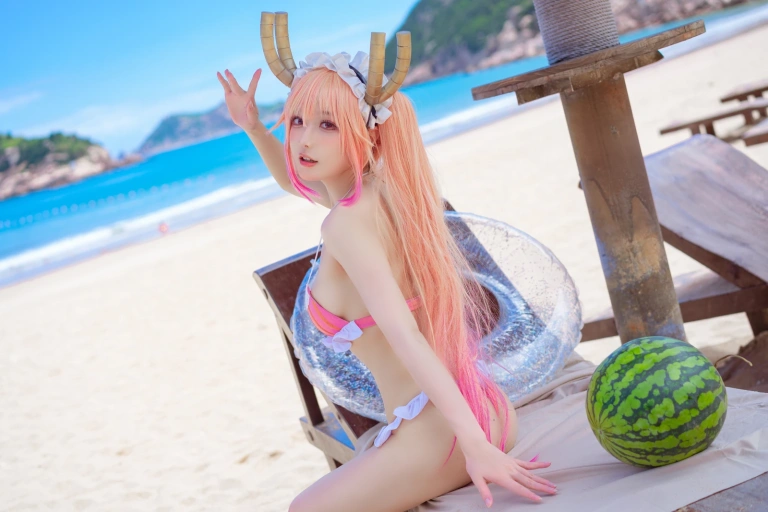 阿包也是兔娘《10月舰长图 龙女仆泳装》写真图集 23P｜在线预览与图包下载