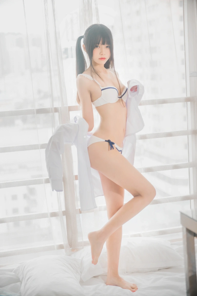 桜桃喵《桜桃未熟1 白衬衫双马尾》写真图集 47P｜在线预览与图包下载