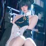 屿鱼《蔚蓝档案 妃咲同人护士》写真图集 65P｜在线预览与图包下载