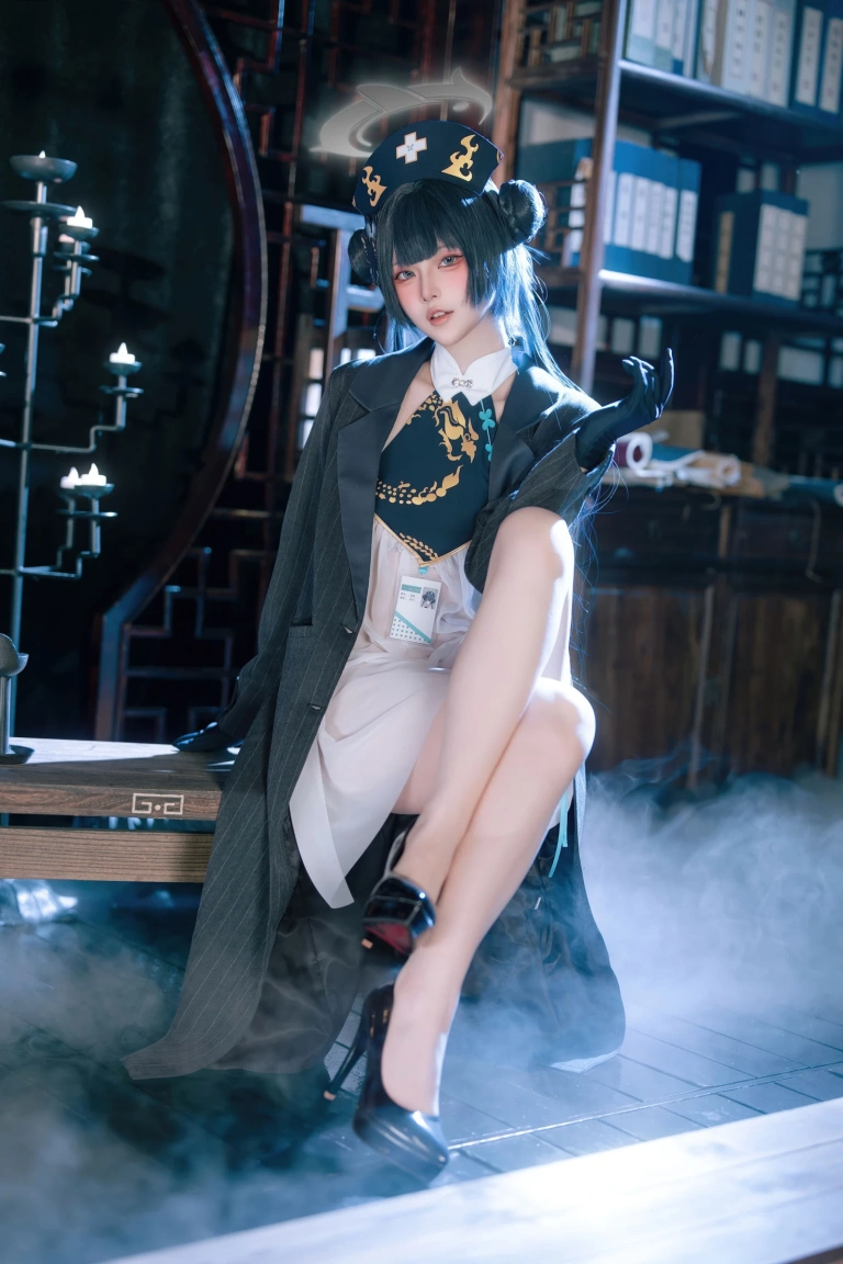 屿鱼《蔚蓝档案 妃咲同人护士》写真图集 65P｜在线预览与图包下载